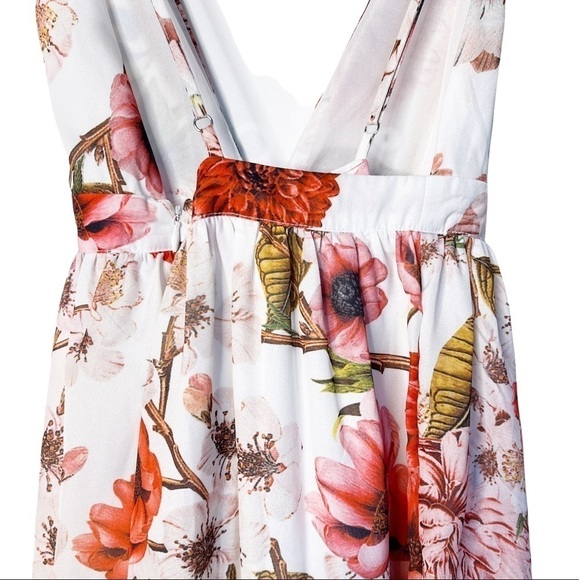 L’ATISTE Halter Back Floral Maxi Dress Size Medium in Pastel Floral Print - Picture 10 of 14